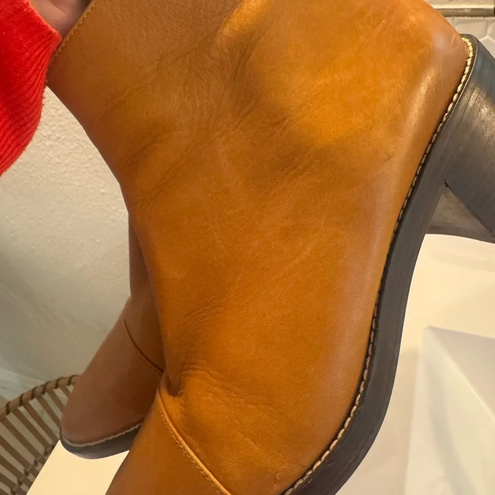 Cole Haan Grand 360 Leather Winnie Boots. NWOT Excellent Condition